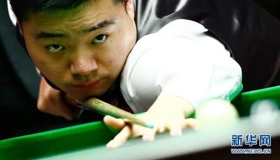 华莱士犯规 华莱士犯规