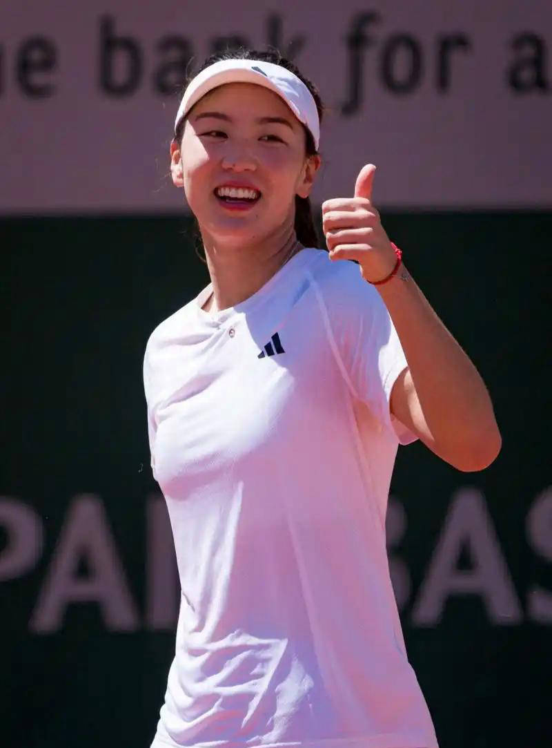 这位游泳女 这位游泳女